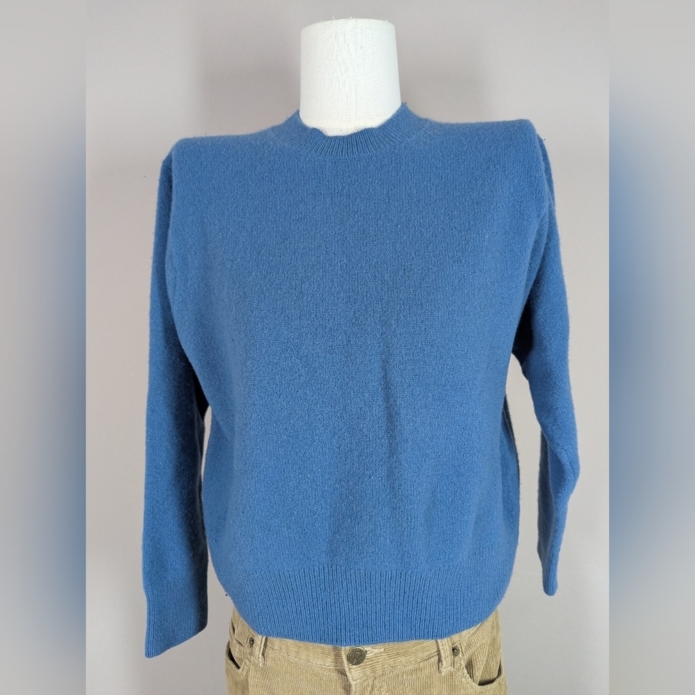 Uniqlo 100% Wool Crewneck Sweater Blue | Size M Fitted Classic Knit